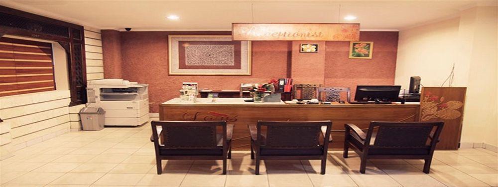 Hotel Lotus Бандунг Экстерьер фото