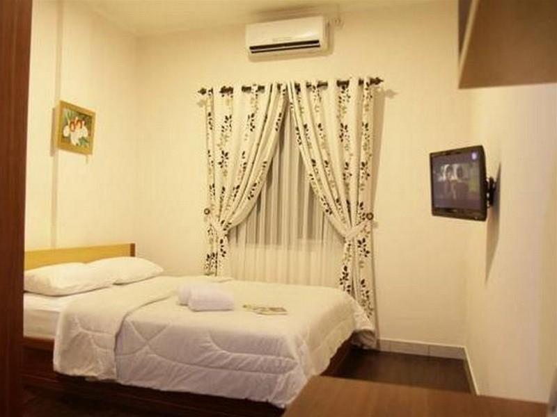 Hotel Lotus Бандунг Экстерьер фото